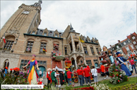 BAILLEUL (F) - 1ère Ronde de Géants des rues des Foulons et du Kortenker 2012 / Panorama des Géants sur la Grand'Place de Bailleul