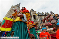 BAILLEUL (F) - 1ère Ronde de Géants des rues des Foulons et du Kortenker 2012 / Gayantin – CANTIN (F), Sylvestre le ménestrel – SAINT-SYLVESTRE-CAPPEL (F. et Gargantua - BAILLEUL (F))