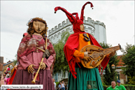 BAILLEUL (F) - 1ère Ronde de Géants des rues des Foulons et du Kortenker 2012 / Eglantine et Sylvestre le ménestrel – SAINT-SYLVESTRE-CAPPEL (F)