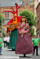 BAILLEUL (F) - 1ère Ronde de Géants des rues des Foulons et du Kortenker 2012 / Eglantine et Sylvestre le ménestrel – SAINT-SYLVESTRE-CAPPEL (F)