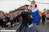 BAILLEUL (F) - 1ère Ronde de Géants des rues des Foulons et du Kortenker 2012 / Tiot Dédé et Miss Cantine – NIEPPE (F)