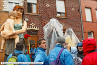 STEENVOORDE (F) - 5ème Ronde Européenne de Géants portés 2012 / Maria et Marona, La Norilca et El Negrito - Géants de Mataro - MATARO (E)... sous la pluie !