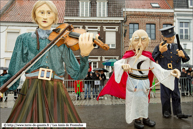 STEENVOORDE (F) - 5ème Ronde Européenne de Géants portés 2012 / Garda, Druid et Fiddler - Looney Creations Co. – COLLONEY (SLIGO) (IRL)