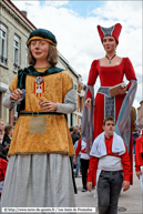 STEENVOORDE (F) - 5ème Ronde Européenne de Géants portés 2012 / Arsenda et En Bertran - Amics dels gegants - MONTBLANC (E) (la Mulassa était absente