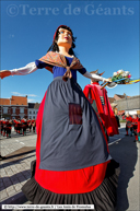 STEENVOORDE (F) - 5ème Ronde Européenne de Géants portés 2012 / La Belle Hélène -  Les Amis de Gambrinus - STEENVOORDE (F)
