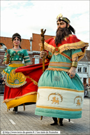 STEENVOORDE (F) - 5ème Ronde Européenne de Géants portés 2012 / Le Roi Salomon et la Reine de Saba - Gegantera del Casc Antic – BARCELONE (E)
