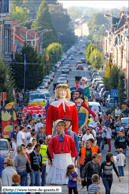 BONSECOURS (PERUWELZ) (B) - 21eme fiete des Rigolos 2013 / Vue sur la queue du cortège