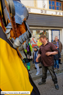 Cassel (F) - Carnaval du Lundi de Pâques 2013 / Samuel (porteur de Reuze-Maman) va-t-il porter Baudouin IV de Hainaut