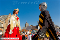 Cassel (F) - Carnaval du Lundi de Pâques 2013 / Reuze-Maman - CASSEL (F) avec Baudoui IV de Hainaut - ATH (B)