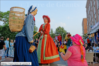 DOUAI (F) - Fêtes de Gayant 2013 - Rassemblement de géants et banquet de rue / Rose-Lyne – ESQUERCHIN (F) et Z'Allumet – RAIMBEAUCOURT (F)