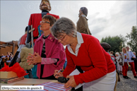 FOREST-SUR-MARQUE (F) - Baptême d'Ugène Taté 2013 / La signature de l'Acte de Baptême d'Ugène Taté