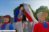 MAFFLE (ATH) (B) - Ducasse du Grand K'Min 2013 - Mariage de Zante et Rinette 2013 / La bénédiction de l'union de Zante et Rinette devant l'église Sainte-Waudru