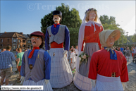 MAFFLE (ATH) (B) - Ducasse du Grand K'Min 2013 - Mariage de Zante et Rinette 2013 / La bénédiction de l'union de Zante et Rinette devant l'église Sainte-Waudru