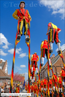 Steenvoorde (F) - Carnaval des Carnavals 2013 / Les Echassiers Royaux – MERCHTEM (B)