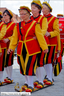 Steenvoorde (F) - Carnaval des Carnavals 2013 / Les Echassiers Royaux – MERCHTEM (B)