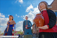 Steenvoorde (F) - Carnaval des Carnavals 2013 / La Belle Hélène, les Amis de Gambrinus – STEENVOORDE (F), Jean Charles, Des Plus Petits au Plus Grand – STEENVOORDE (F) et Rosalie, Les Amis du Ryveld – STEENVOORDE (F)