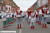 TOURCOING (F) - Week-End Geant 2013 (03-03-2013) -  Le cortège / Breughelgroep - De Katholieke Harmonie van Nieuwkerke – NIEUWKERCK (B)