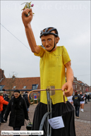 TOURCOING (F) - Week-End Géant 2013  - Le cortège (samedi) / Ch'Biquet - Ch'targonos - Vouziers (F)