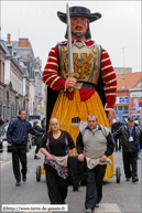 TOURCOING (F) - Week-End Géant 2013  - Le cortège (samedi) / Pierre de Guethem - TOURCOING (B)