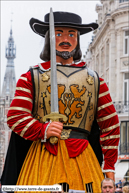 TOURCOING (F) - Week-End Géant 2013  - Le cortège (samedi) / Pierre de Guethem - TOURCOING (B)