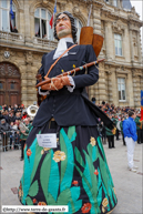 TOURCOING (F) - Week-End Géant 2013  - Le cortège (samedi) / Le Père Hennepin - ATH (B)