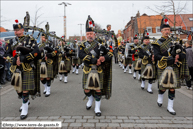 TOURCOING (F) - Week-End Géant 2013  - Le cortège (samedi) / Pipes & Drums - IEPER/YPRES (B) 
