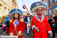 CASSEL (F) - Carnaval du Lundi de Paques - Reveil et Bande des Arlequins / Le Réveil : Le Tambour-Major Bernard Minne et sa cantinière