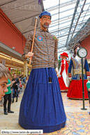 ENGLOS (F) - 8ème fête des Géants 2014 / P'tit Louis – Centre commercial Englos-les-Géants – ENGLOS (F)
