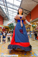 ENGLOS (F) - 8ème fête des Géants 2014 / La Belle-Hélène – Les Amis de Gambrinus - STEENVOORDE (F)