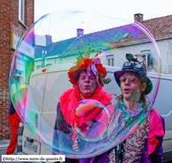 GODEWAERSVELDE (F) - Carnaval de Godewaersvelde 2014 / Bulles de savon et masquelours