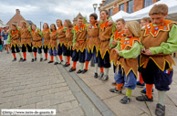 STEENVOORDE (F) - Carnaval d'été international 2014 / Les jeunes porteurs de Jacobus - STEENVOORDE (F)