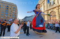 TOURCOING - Week-End Géant 2014 - Cortège du Dimanche / La Belle-Hélène – STEENVOORDE (F) accomapgnée par  le Cassel Harmony – CASSEL (F)