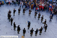 TOURCOING - Week-End Géant 2014 - Cortège du Samedi / Pipes and Drums – YPRES (B)
