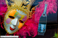 CASSEL (F) - Carnaval du Lundi de Paques - Le Reveil et la bande des Arlequins 2015 / A Cassel, les vitrines font honneur aux Reuze