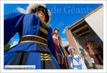Fillon, Jacquot, Binbin, Marie Cagenon et Gayant - DOUAI (F) ... La famille est réunis<br />DOUAI (F) - Journéés du Patrimoine - Ouverture de la Maison des Géants 2015