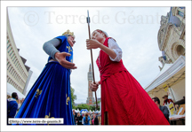 Jeanne Maillotte - LILLE (F) et  Philippe-Auguste - BOUVINES (F)<br />LILLE (F) - Braderie de Lille - Stand Les Amis des Geants de Lille 2015