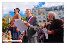 Le discours de Julien Dubois, adjoint au patrimoine et aux archives<br />LILLE (F) - Les Géants sont de sortie - Le baptême de Ronny le poète bièrologue 2015