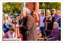 Gilles Defacque, le parrain du Géant<br />LILLE (F) - Les Géants sont de sortie - Le baptême de Ronny le poète bièrologue 2015