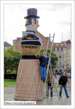 le monatge de Totor – STEENWERCK (F)<br />LILLE (F) - Les Géants sont de sortie - Montage et animation des Géants 2015