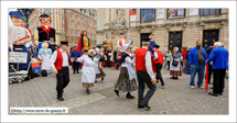 Animation sur la place du Théâtre<br />LILLE (F) - Les Géants sont de sortie - Montage et animation des Géants 2015