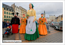 Léo - PROUVY (F), Théo - PROUVY (F), Mickey - PROUVY (F) et Muguette - PROUVY (F)<br />LILLE (F) - Les Géants sont de sortie - Montage et animation des Géants 2015