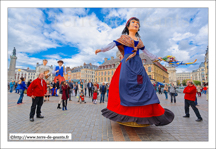 La Belle Hélène – Les Amis de Gambrinus – STEENVOORDE (F)<br />LILLE (F) - Les Géants sont de sortie - Montage et animation des Géants 2015