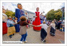 Animation sur la place Rihour<br />LILLE (F) - Les Géants sont de sortie - Montage et animation des Géants 2015