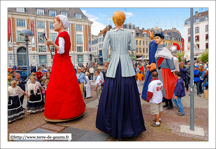 Animation sur la place Rihour<br />LILLE (F) - Les Géants sont de sortie - Montage et animation des Géants 2015