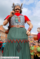 STEENVOORDE (F) - Présentation Jean III le bûcheron et son mariage avec Maria 2015 / Les premiers pas de Jean III le bûcheron