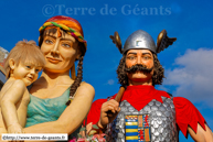 STEENVOORDE (F) - Présentation Jean III le bûcheron et son mariage avec Maria 2015 / Maria avec Mariona et Jean III le bûcheron - STEENVOORDE (F)