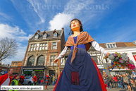 TOURCOING (F) - Week-End Géants 2015 - Le cortège du samedi / La Belle-Hélène – STEENVOORDE (F)