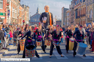 TOURCOING (F) - Week-End Géants 2015 -  Le cortège du dimanche / Oyamba - Batucada Afro-brésilien - LILLE (F)