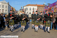 TOURCOING (F) - Week-End Géants 2015 -  Le cortège du dimanche / Ypres-Surrey Pipes and Drums - YPRES (B)