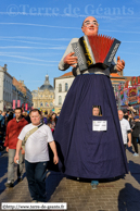 TOURCOING (F) - Week-End Géants 2015 -  Le cortège du dimanche / Cordéonneux – LILLE (F)